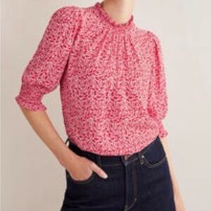 Boden Smocked Detail Floral Blouse in Cameo Pink/Poppy
Petal Size 12